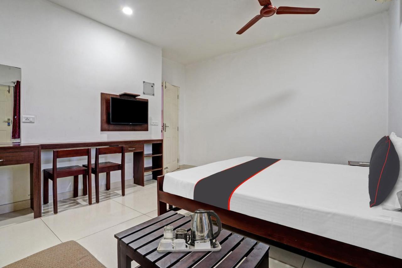Collection O White House Pearl Hotel Kochi Exterior photo